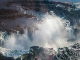 Prøv en helikoptertur over Iguazu Falls – Brasilien