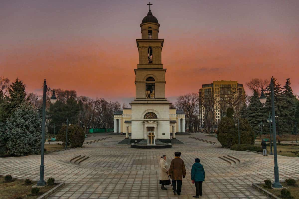 12 Postkort fra Moldova