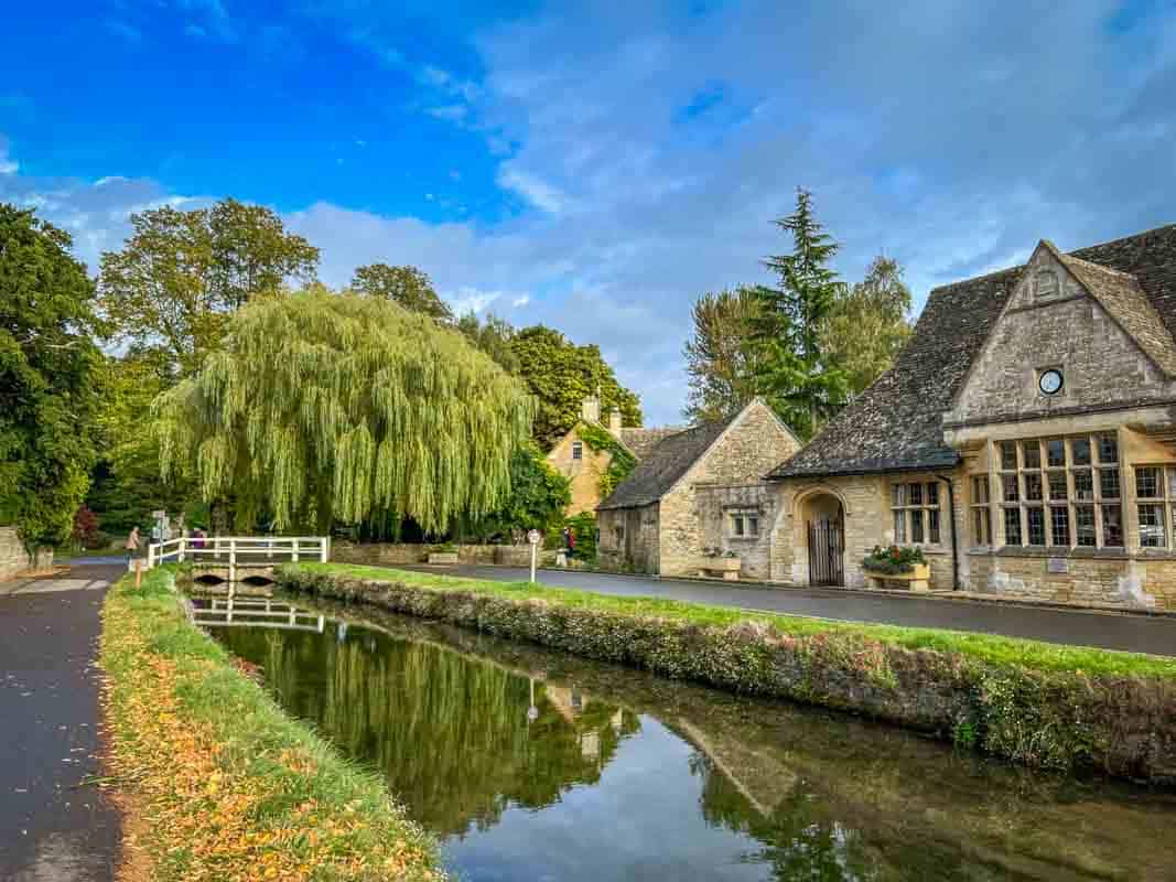 De hyggelige landsbyer i Cotswolds - England