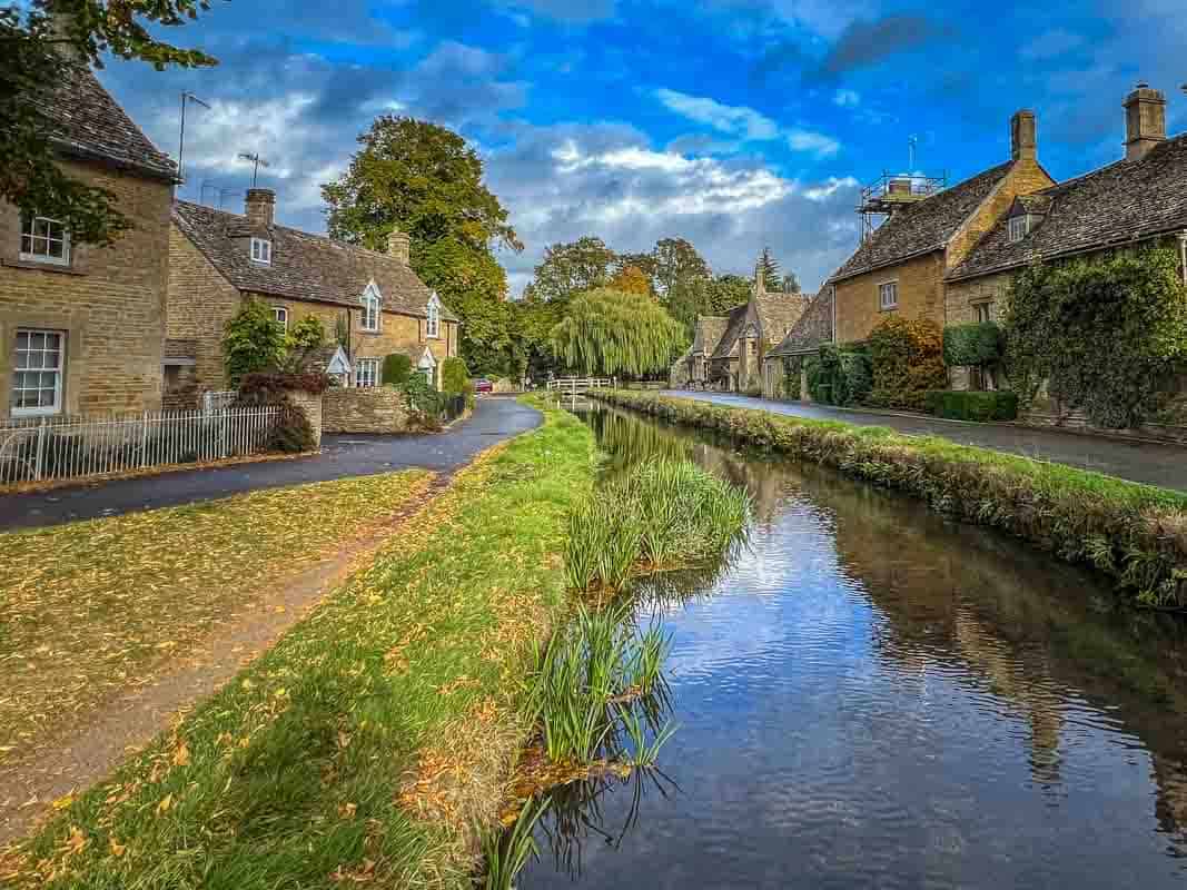 De hyggelige landsbyer i Cotswolds - England
